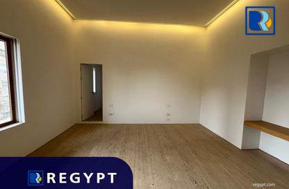 Office Space - Studio - 6 Bathrooms for rent in Bahaa Eldeen Krakoush St. - Zamalek - Cairo