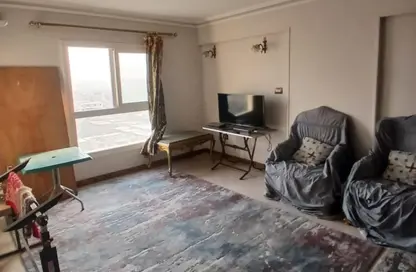 شقة - 3 غرف نوم - 2 حمامات للبيع في شارع احمد الزمر - الحي العاشر - مدينة نصر - القاهرة