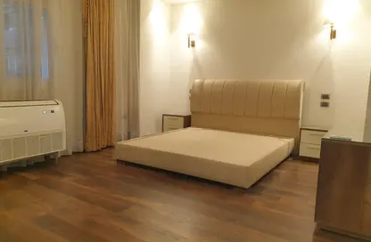 شقة - 3 غرف نوم - 3 حمامات للايجار في شارع الجزيره - الزمالك - القاهرة