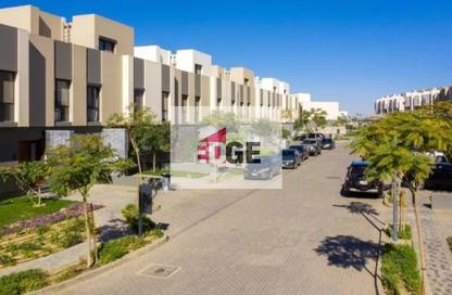 تاون هاوس - 4 غرف نوم - 4 حمامات للبيع في كمبوند البروج - كمبوندات الشروق - مدينة الشروق - القاهرة تاون هاوس - 4 غرف نوم - 4 حمامات للبيع في كمبوند البروج - كمبوندات الشروق - مدينة الشروق - القاهرة