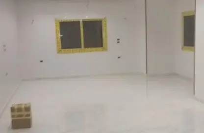 شقة - 3 غرف نوم - 2 حمامات للايجار في شارع الجزيرة - المستثمرين الجنوبية - مدينة القاهرة الجديدة - القاهرة