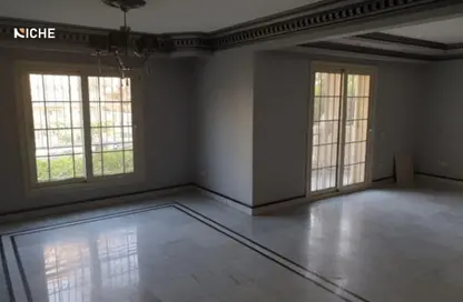 شقة - 3 غرف نوم - 3 حمامات للبيع في المستثمر الصغير - الحي العاشر - الشيخ زايد - الجيزة