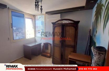 شقة - 3 غرف نوم - 2 حمامات للايجار في شارع زكي رجب - سموحة - حي شرق - الاسكندرية