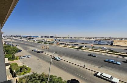 Villa - Studio - 3 Bathrooms for rent in Ganoob El Acadimia - New Cairo City - Cairo