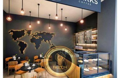 Restaurant - Studio - 3 Bathrooms for sale in Suez Road - New Cairo City - Cairo