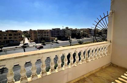 شقة - 2 غرف نوم - 1 حمام للبيع في شارع 12 - الحي الحادي عشر - الشيخ زايد - الجيزة