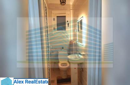 Apartment - 2 Bedrooms - 2 Bathrooms for rent in Al Kornish Square - Sporting - Hay Sharq - Alexandria