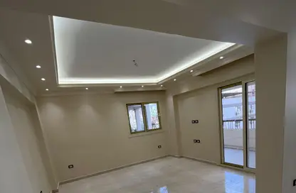 شقة - 3 غرف نوم - 2 حمامات للبيع في شارع ابراهيم نوار - المنطقة السادسة - مدينة نصر - القاهرة