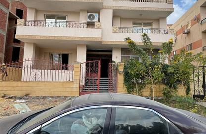 Apartment - 4 Bedrooms - 3 Bathrooms for sale in 1st Neighborhood - 3rd District West - Shorouk City - Cairo