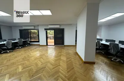 Office Space - 3 Bedrooms - 3 Bathrooms for sale in Sarayat Al Maadi - Hay El Maadi - Cairo