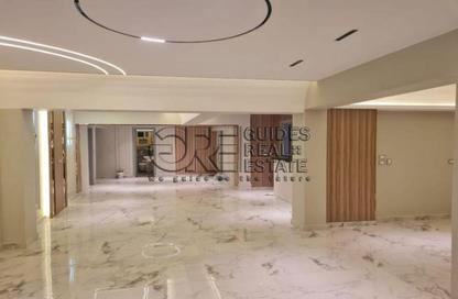 Shop - Studio - 2 Bathrooms for rent in Geziret Al Arab St. (El Mohandes Mohamed Hassan Helmy) - Mohandessin - Giza
