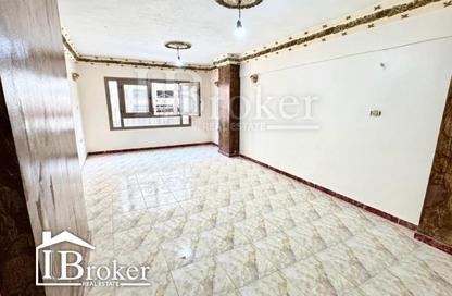 Apartment - 3 Bedrooms - 1 Bathroom for sale in Al Hilton St. - Smouha - Hay Sharq - Alexandria