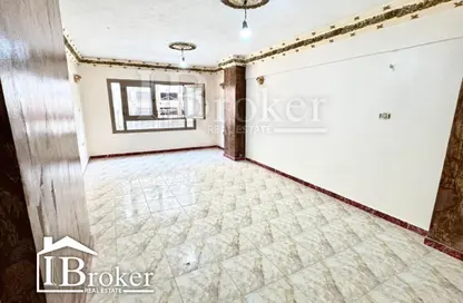 Apartment - 3 Bedrooms - 1 Bathroom for sale in Al Hilton St. - Smouha - Hay Sharq - Alexandria