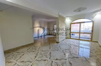 شقة - 2 غرف نوم - 1 حمام للايجار في كامب شيزار - حي وسط - الاسكندرية