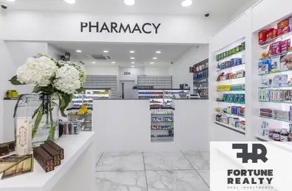 وحدة طبية - استوديو - 2 حمامات للايجار في طريق الاسمايلية الصحراوي - طريق فايد - المنطقة الصناعية - مدينة العاشر من رمضان - الشرقية