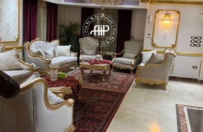 Palace - 7+ Bedrooms - 7+ Bathrooms for sale in Sheikh Zayed City - Giza