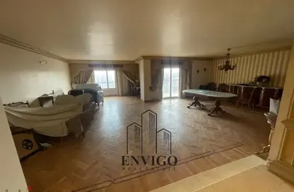 Apartment - 3 Bedrooms - 3 Bathrooms for sale in Moez Al Dawla St. - 6th Zone - Nasr City - Cairo