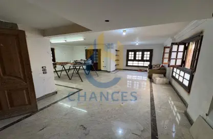 Apartment - 3 Bedrooms - 3 Bathrooms for sale in Al Laselky St. - El Laselky - New Maadi - Hay El Maadi - Cairo
