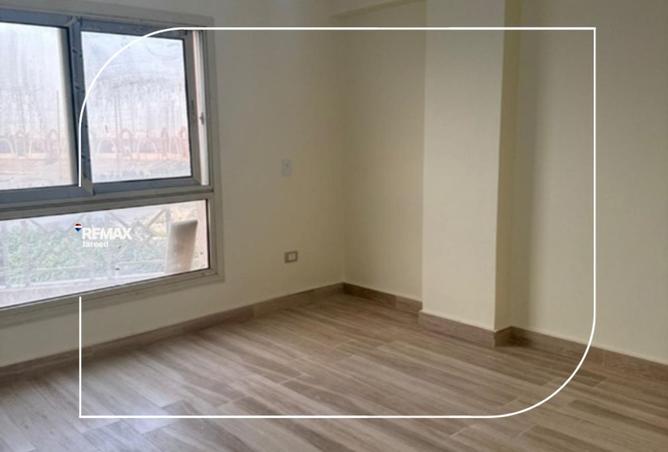 8709307 - Property Image 2