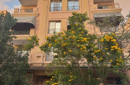 Apartment - 3 Bedrooms - 2 Bathrooms for sale in 2nd Neighborhood - 7th Area - Shorouk City - Cairo
