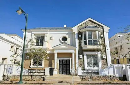 Villa - 5 Bedrooms - 4 Bathrooms for sale in Mountain View Giza Plateau - Ring Road - 6 October City - Giza