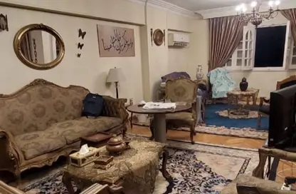Apartment - 3 Bedrooms - 2 Bathrooms for sale in Mohamed Kamel Al Harouny St. - 6th Zone - Nasr City - Cairo