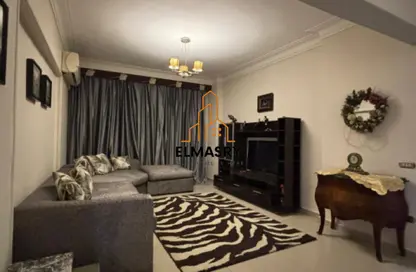 Apartment - 3 Bedrooms - 2 Bathrooms for rent in Gameat Al Dewal Al Arabeya St. - Mohandessin - Giza