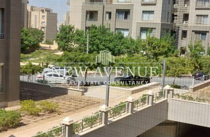 Apartment - 2 Bedrooms - 2 Bathrooms for sale in Palm Hills Village Gate - South Investors Area - New Cairo City - Cairo