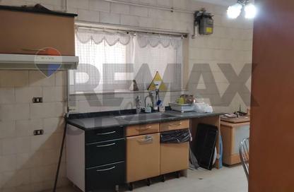 Apartment - 4 Bedrooms - 2 Bathrooms for sale in Saeed Zakaria St. - Al Sefarat District - Nasr City - Cairo