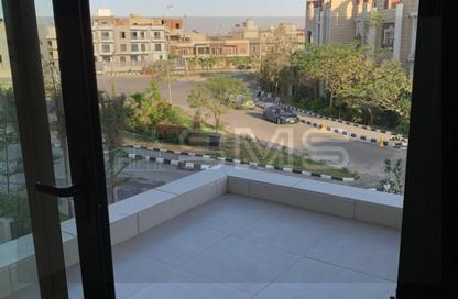 شقة - 3 غرف نوم - 3 حمامات للايجار في غرب الجولف - كمبوندات القطامية - القطامية - مدينة القاهرة الجديدة - القاهرة