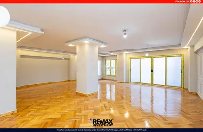 Apartment - 4 Bedrooms - 3 Bathrooms for sale in Mostafa Fahmy St. - Glim - Hay Sharq - Alexandria