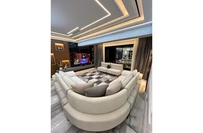 Apartment - 3 Bedrooms - 2 Bathrooms for sale in Sarayat Al Maadi - Hay El Maadi - Cairo