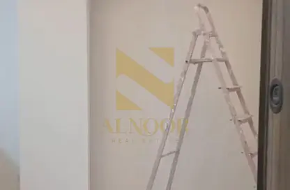 شقة - 3 غرف نوم - 2 حمامات للايجار في شارع 10 - الحي الحادي عشر - الشيخ زايد - الجيزة