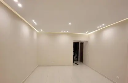 Apartment - 3 Bedrooms - 2 Bathrooms for rent in North Lotus - El Lotus - New Cairo City - Cairo