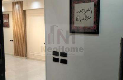 شقة - 3 غرف نوم - 2 حمامات للايجار في المجاورة الثانية - المنطقة الرابعة - مدينة الشروق - القاهرة