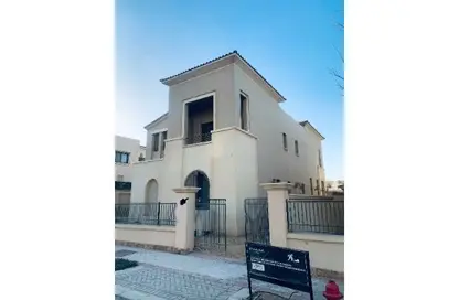 Villa - 5 Bedrooms - 6 Bathrooms for sale in Uptown Cairo - Mokattam - Cairo