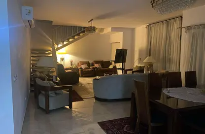 (بنتهاوس  (روف - 4 غرف نوم - 4 حمامات للبيع في مون ريزيدنس - فيفث سكوير - التجمع الخامس - مدينة القاهرة الجديدة - القاهرة