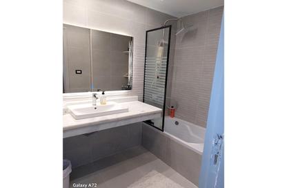 Apartment - 3 Bedrooms - 3 Bathrooms for sale in Service Road - Ganoob El Acadimia - New Cairo City - Cairo