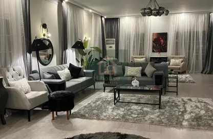 فيلا - 6 غرف نوم - 4 حمامات للايجار في B1 - مدينتي - القاهرة