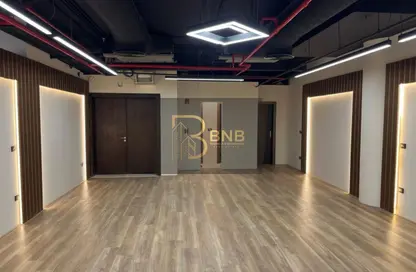 مساحات مكتبية - 6 غرف نوم - 2 حمامات للايجار في ديستريكت 5 - كمبوندات التجمع الخامس - التجمع الخامس - مدينة القاهرة الجديدة - القاهرة