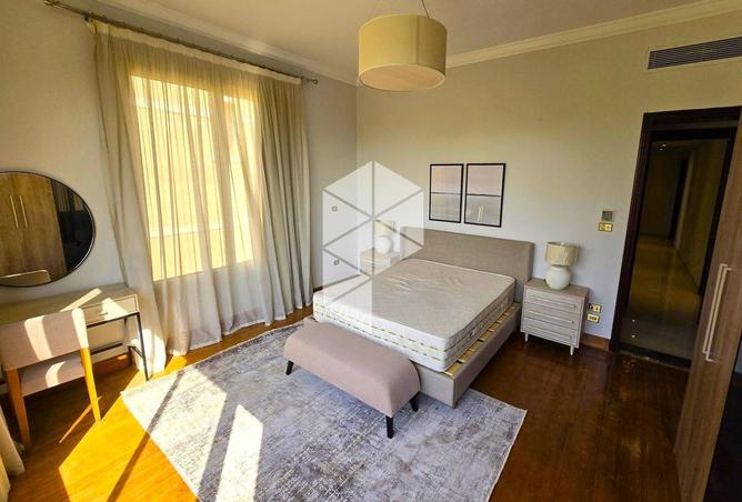 102066677 - Property Image 2