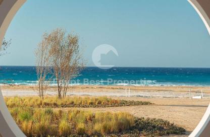 تاون هاوس - 4 غرف نوم - 3 حمامات للبيع في سيزر - راس الحكمة - الساحل الشمالي تاون هاوس - 4 غرف نوم - 3 حمامات للبيع في سيزر - راس الحكمة - الساحل الشمالي