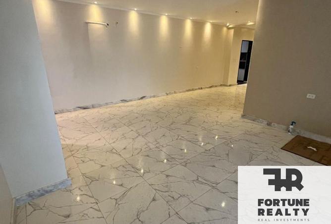 8712060 - Property Main Image