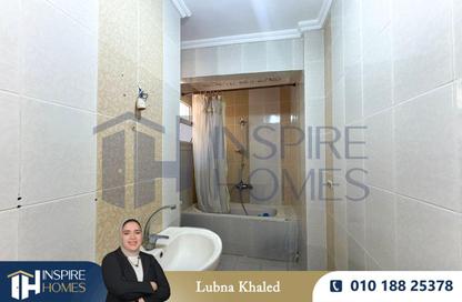 شقة - 2 غرف نوم - 1 حمام للايجار في شارع مدرسة الريادة - سموحة - حي شرق - الاسكندرية
