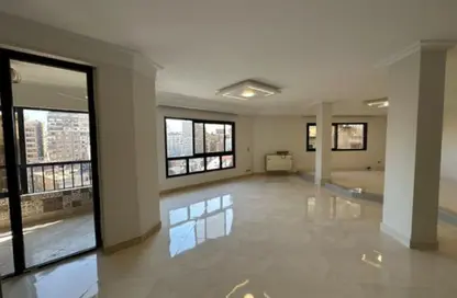 Apartment - 3 Bedrooms - 3 Bathrooms for sale in Mohandessin - Giza
