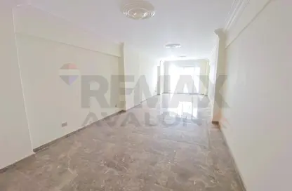 شقة - 3 غرف نوم - 2 حمامات للبيع في شارع نادى سموحة الرياضى - سموحة - حي شرق - الاسكندرية شقة - 3 غرف نوم - 2 حمامات للبيع في شارع نادى سموحة الرياضى - سموحة - حي شرق - الاسكندرية
