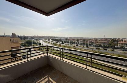 Apartment - 3 Bedrooms - 3 Bathrooms for sale in Area B - Ganoob El Acadimia - New Cairo City - Cairo