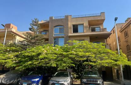 Apartment - 3 Bedrooms - 2 Bathrooms for sale in Area E - Ganoob El Acadimia - New Cairo City - Cairo