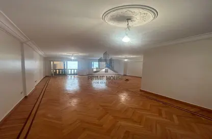 Apartment - 3 Bedrooms - 2 Bathrooms for sale in Mohamed Fawzy Moaz St. - Smouha - Hay Sharq - Alexandria