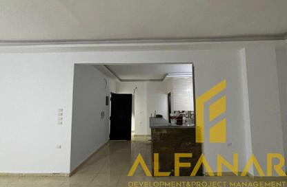 Apartment - 3 Bedrooms - 2 Bathrooms for sale in Al Gezira St. - South Investors Area - New Cairo City - Cairo